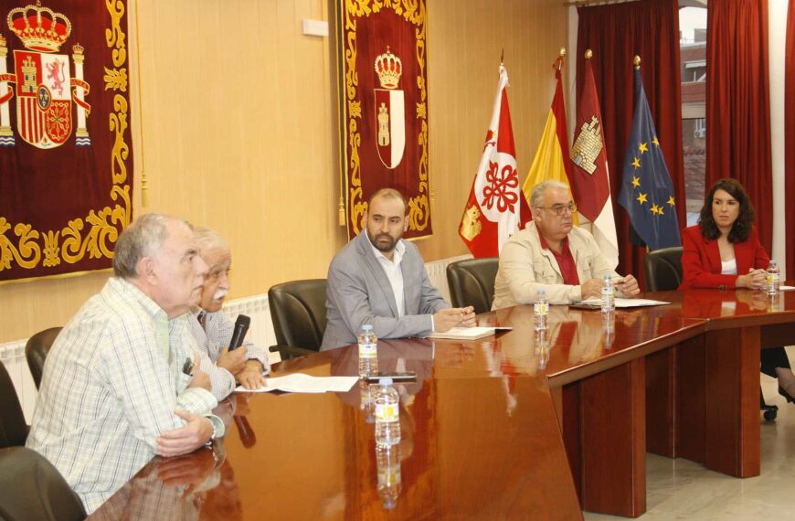 La ‘I Charla-Coloquio El trenillo de la Calzá’, celebrada en Argamasilla de Calatrava, puso en valor el pasado, presente y futuro del histórico recorrido ferroviario