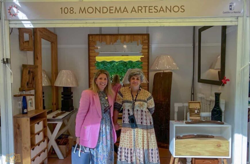 La empresa tomellosera Mondema Artesanos participa en la XLI Feria de Artesanía de Castilla-La Mancha en Toledo que ha visitado la alcaldesa de Tomelloso