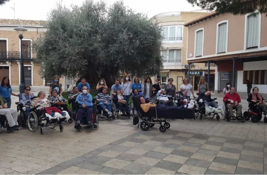 Caixabank elige la Residencia de Oretania CR para realizar actividades de voluntariado dentro de la Semana Social