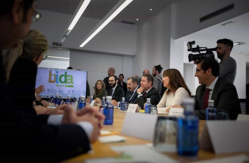 C-LM pone en valor el modelo español de farmacia que garantiza el acceso universal de la ciudadanía