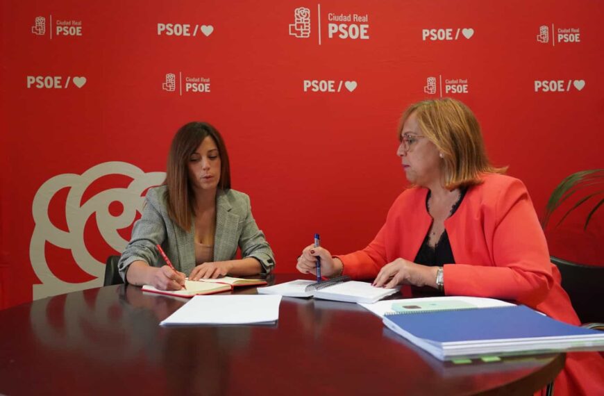 El PSOE de Granátula traslada a la Delegada de la Junta las necesidades y proyectos de futuro para la localidad