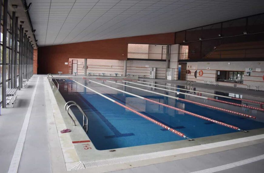 La piscina climatizada Puerta de Santa María de Ciudad Real reabre con cubierta y pavimento renovado y nuevo vaso