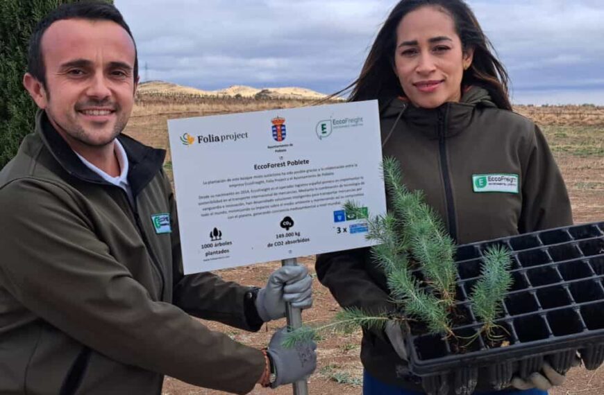 El Ayuntamiento de Poblete apuesta por reducir la huella de carbono y reforesta dos parcelas con más de 2.000 árboles