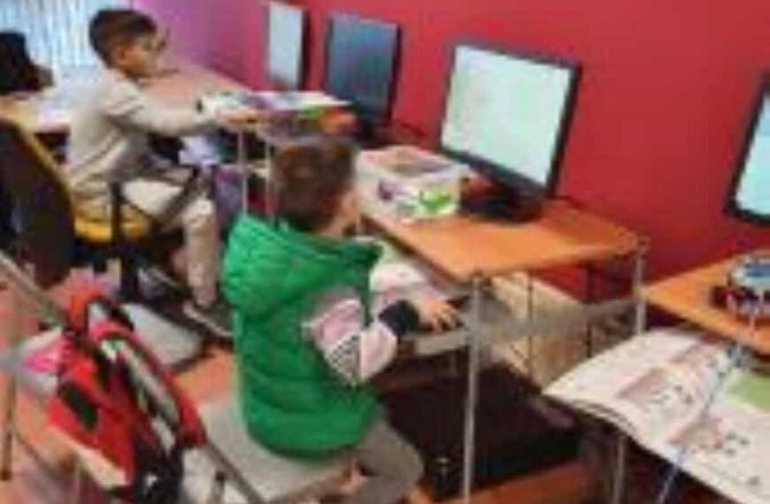 Un curso de robótica para niños y niñas de entre 5 y 12 años se realiza en el Centro Joven de Miguelturra