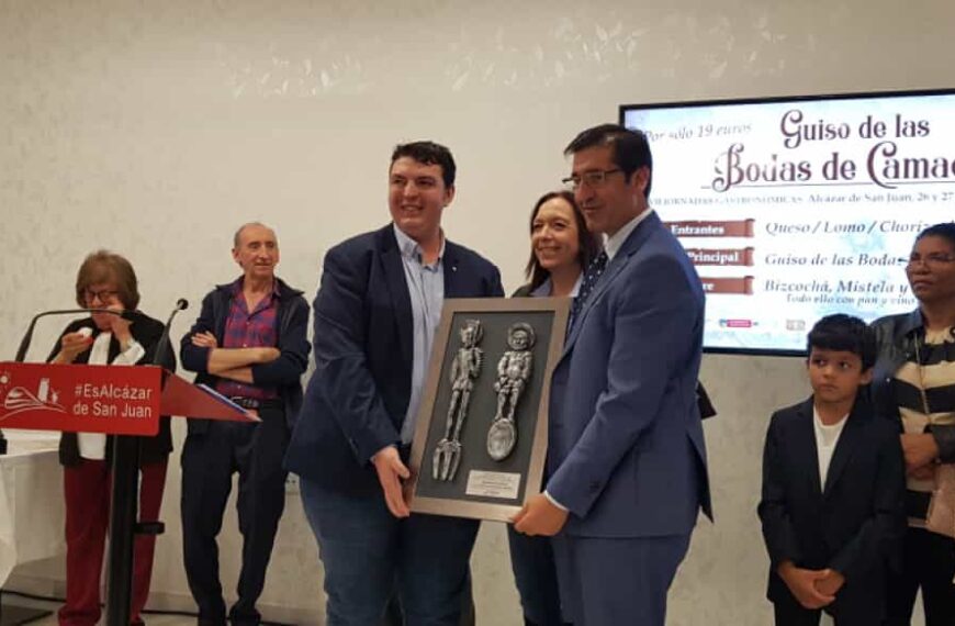 Caballero Padrino de Honor de las XVIII Jornadas Gastronómicas “Guiso de las Bodas de Camacho” de Alcázar de San Juan que se celebrarán el 26 y 27 de noviembre