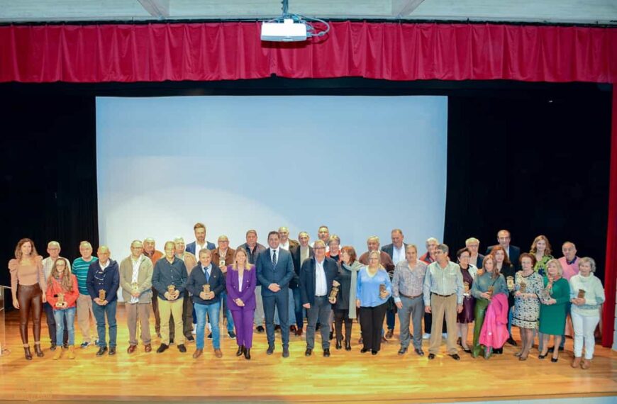 Celebrado homenaje a 40 trabajadores jubilados, 6 de ellos fallecidos, del ayuntamiento de Tomelloso