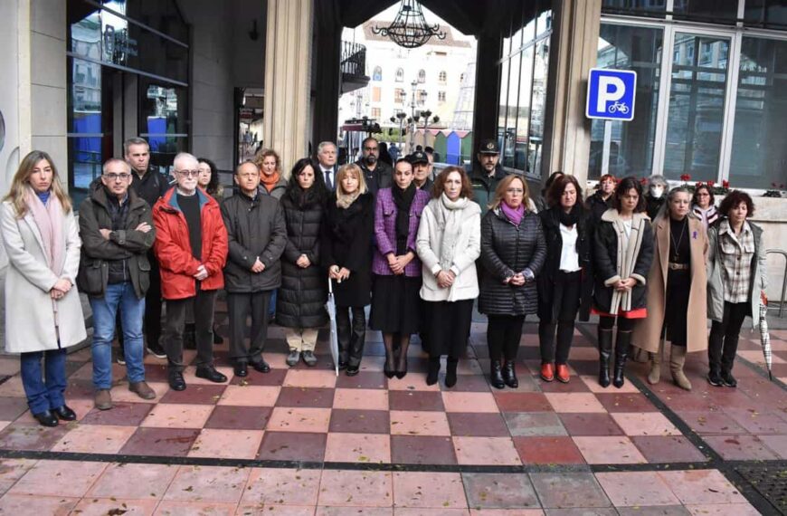Ciudad Real se suma a la condena del homicidio machista de una mujer en Albacete