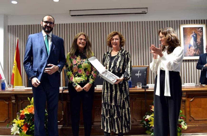 Francisco Izquierdo insiste en “la necesidad de convertir al Farmacéutico en vigía de la Salud Pública, integrándonos en las estrategias autonómicas”
