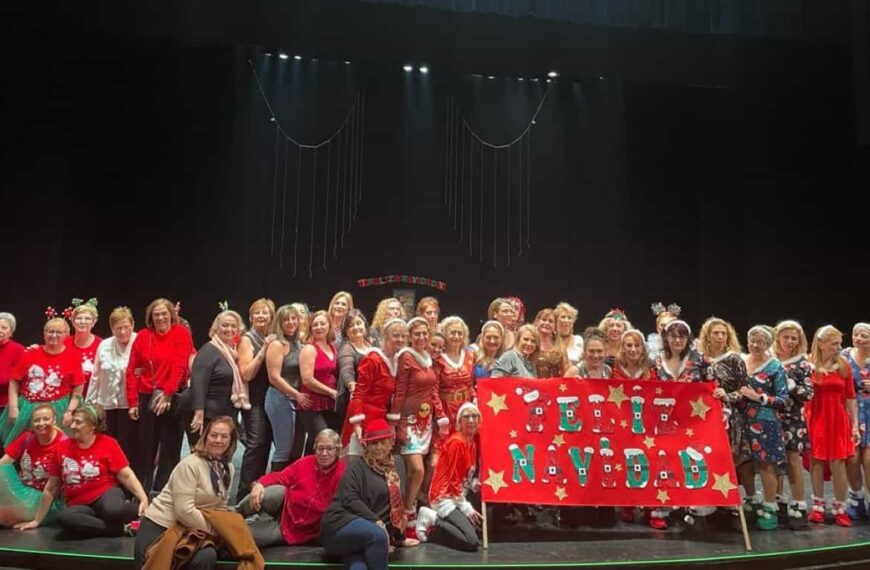 Celebrado el festival de Navidad del programa municipal de educación básica de adultos y animación sociocultural en barrios de Puertollano