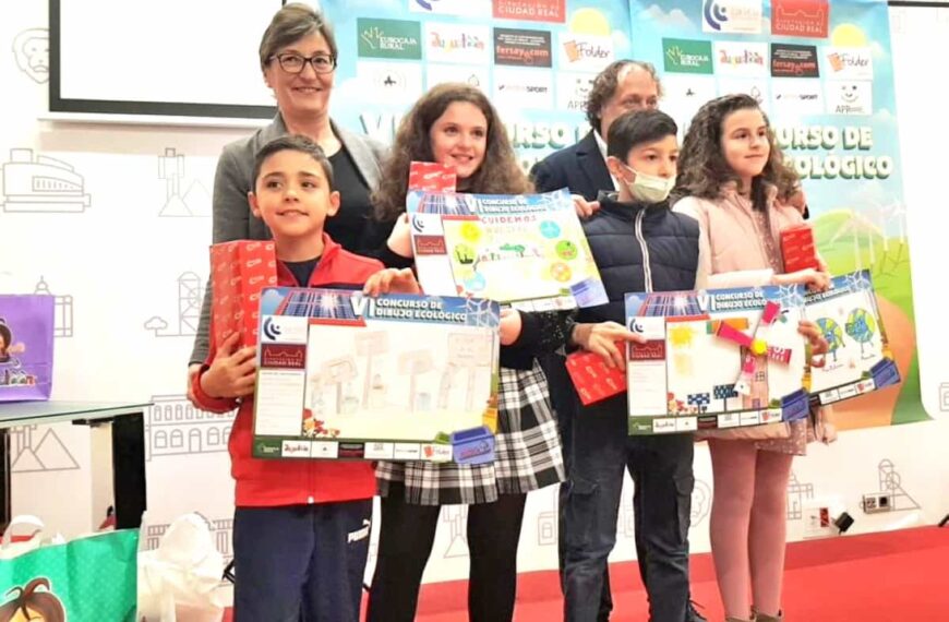 Ganadores del  VI concurso de dibujo ecológico  del periódico digital La Voz de Puertollano y  con el patrocinio de la Diputación