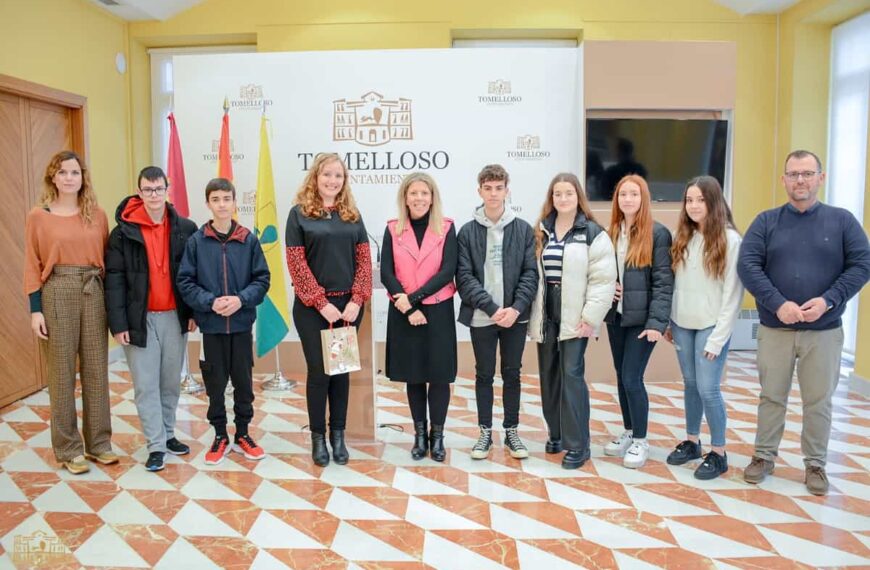 Celebrado el sorteo de la cesta solidaria del IES Airén en el ayuntamiento de Tomelloso