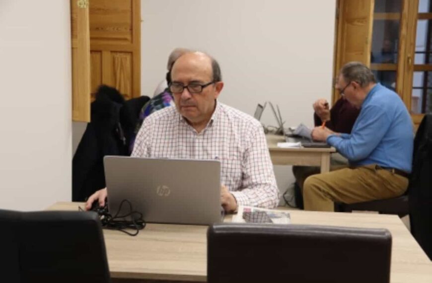 16 personas mayores  se forman en el taller de competencias digitales clave del programa Segunda Juventud en Manzanares
