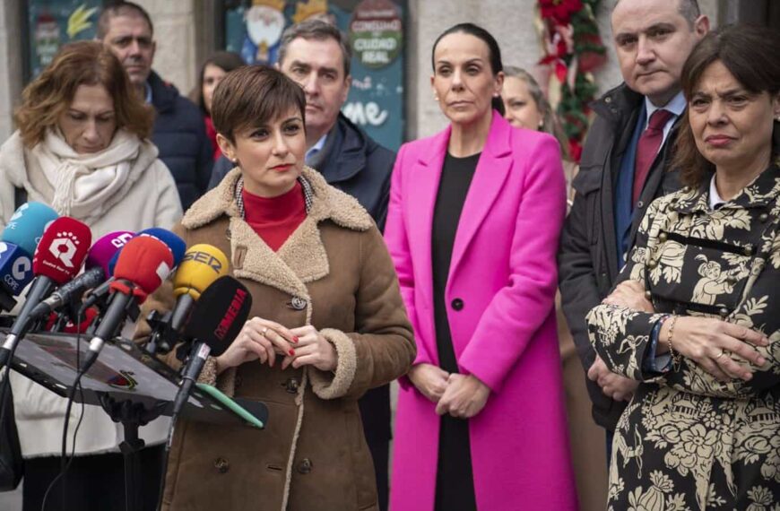 Isabel Rodríguez pide a PP una actitud más contundente con Celada tras entonar el 'Cara al sol': "Merece su reprobación"