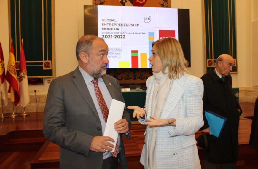 Picazo aboga por construir un puente "sólido y fluido" entre la Universidad y el tejido económico