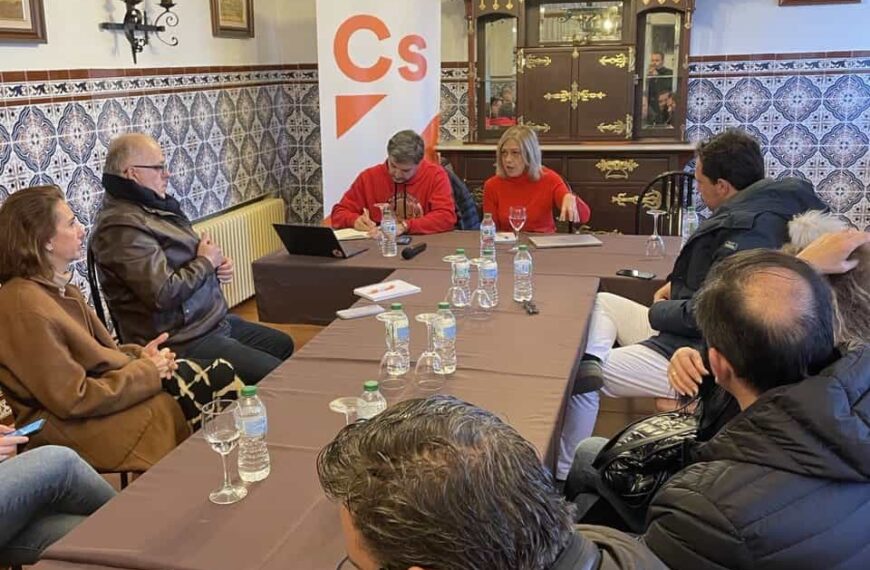 Picazo comparte con CS Tomelloso las líneas de estrategia para las municipales tras la Refundación
