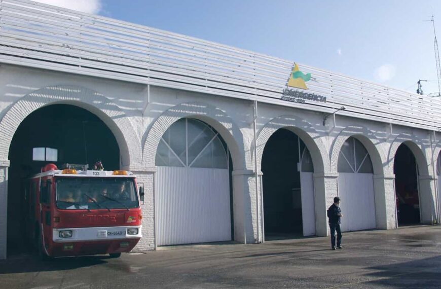 Una mujer resulta afectada por quemaduras tras un incendio en un bloque de pisos de Ciudad Real