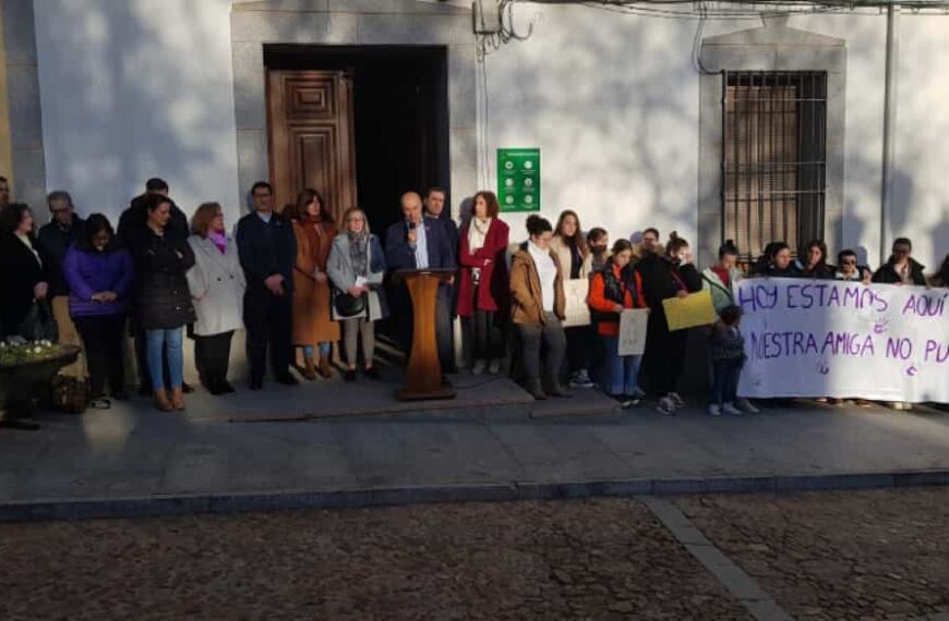 Caballero entiende que las administraciones tienen que trabajar aún más y colaborar para acabar con la lacra de la violencia de género