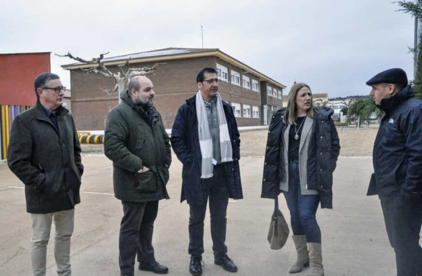 En Alcolea de Calatrava se construyen un gimnasio y un campo de fútbol 7 con una inversión de 1,2 millones de euros