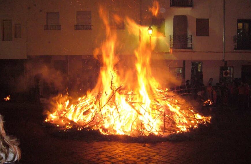 El tizne, dos grandes hogueras y migas tradicionales protagonizarán la fiesta de la Candelaria de Fuencaliente
