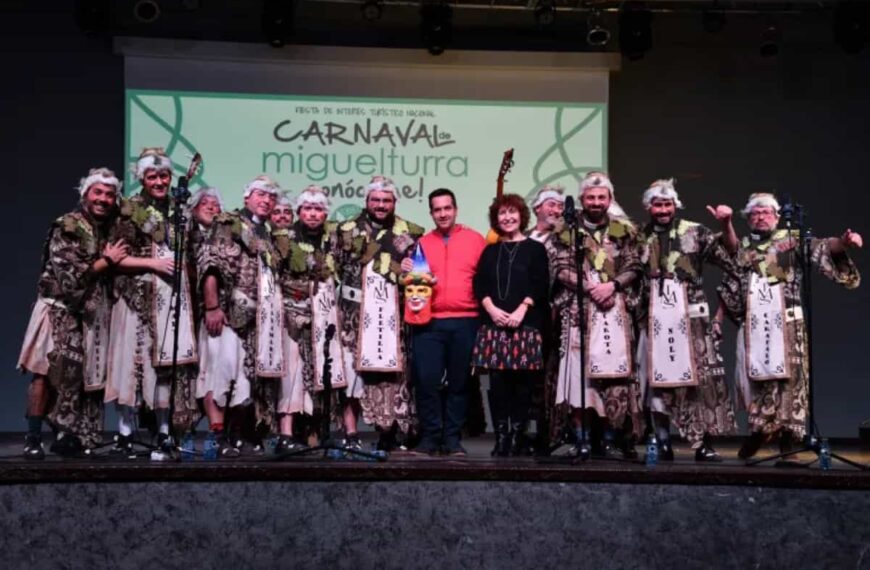 El  «PreCarnaval Churriego» con la chirigota gaditana «La Misión. El evangelio según Santander» ha sido un éxito total en Miguelturra
