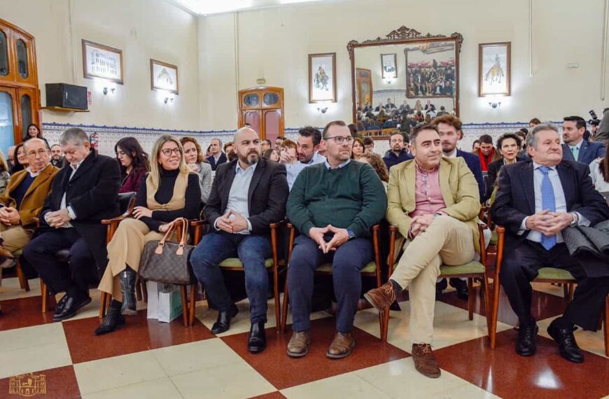 Entregaron los premios de la Asociación de Empresarios de la Comarca de Tomelloso (AECT) que ahora llevan el nombre de Jesús Emilio Navarro