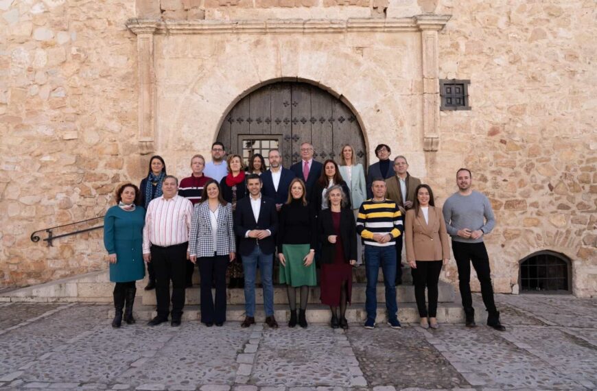 El PSOE de Campo de Criptana aprueba la candidatura que ayudará a Santiago Lázaro “a seguir construyendo más Criptana”, y una sociedad mejor de mano de la gente