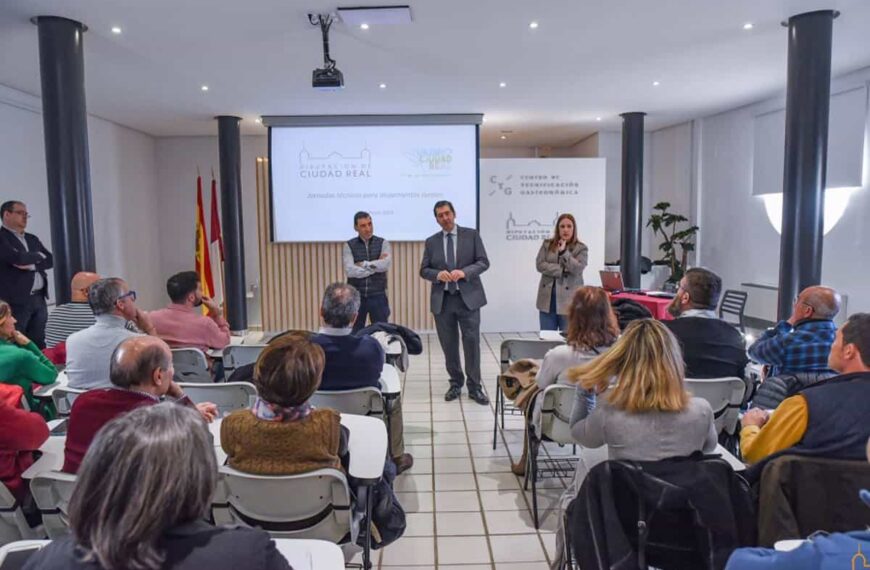 El Caballero se reúne con Representantes de Alojamientos Rurales de la Provincia para Fomentar el Desarrollo del Sector