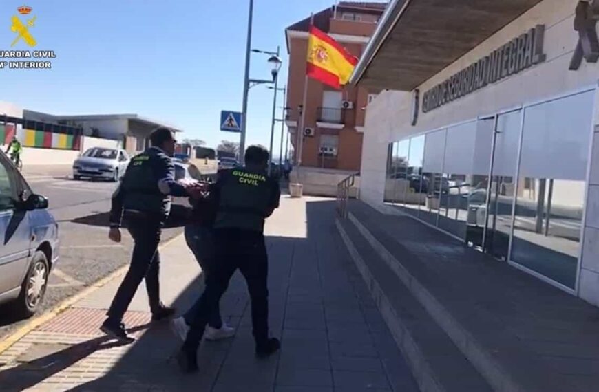 Grupo Detenido por Robo de Cinco Tractores en Explotaciones Agrarias de Ciudad Real