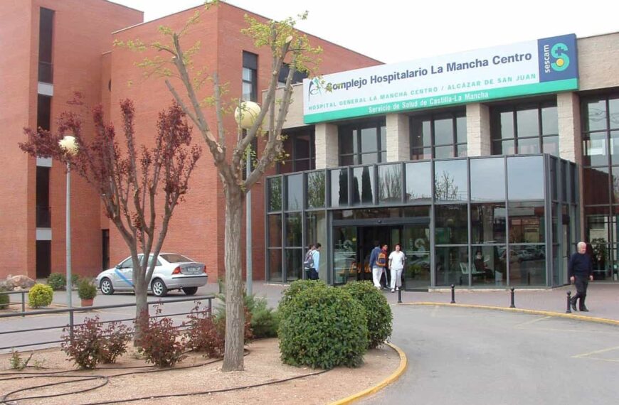 Siete afectados por el incendio en un bloque de viviendas de Alcázar, entre ellos dos policías locales