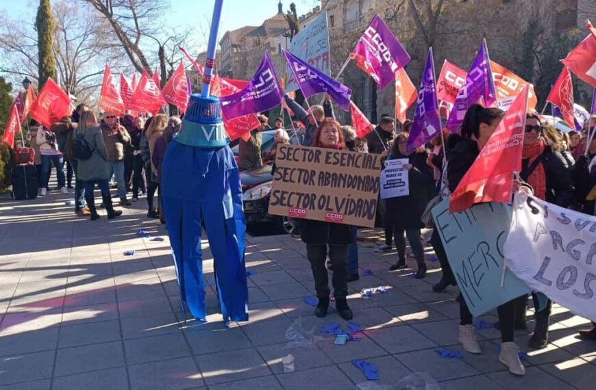 Sindicatos se reúnen el lunes 27 con Junta para pedir implicación en el conflicto laboral de trabajadoras de limpieza
