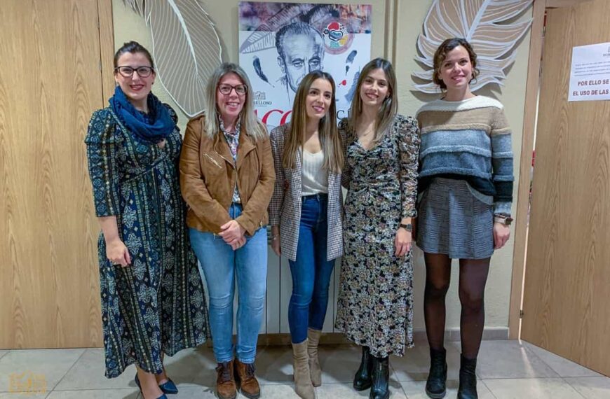 Presentado en Tomelloso el libro “Recetas para profesores” de María Monedero y Sandra Muñoz para la enseñanza del inglés