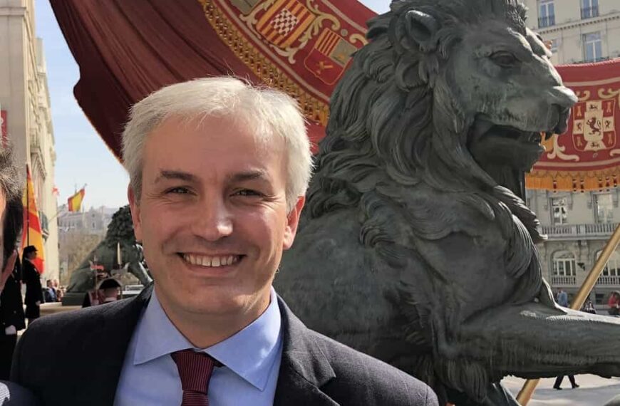 Nosotros a lo nuestro, que es España