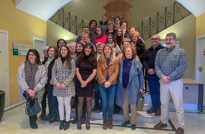 Presentada la nueva junta local de la Asociación Española Contra el Cáncer en Tomelloso en la inauguración de su rastrillo benéfico