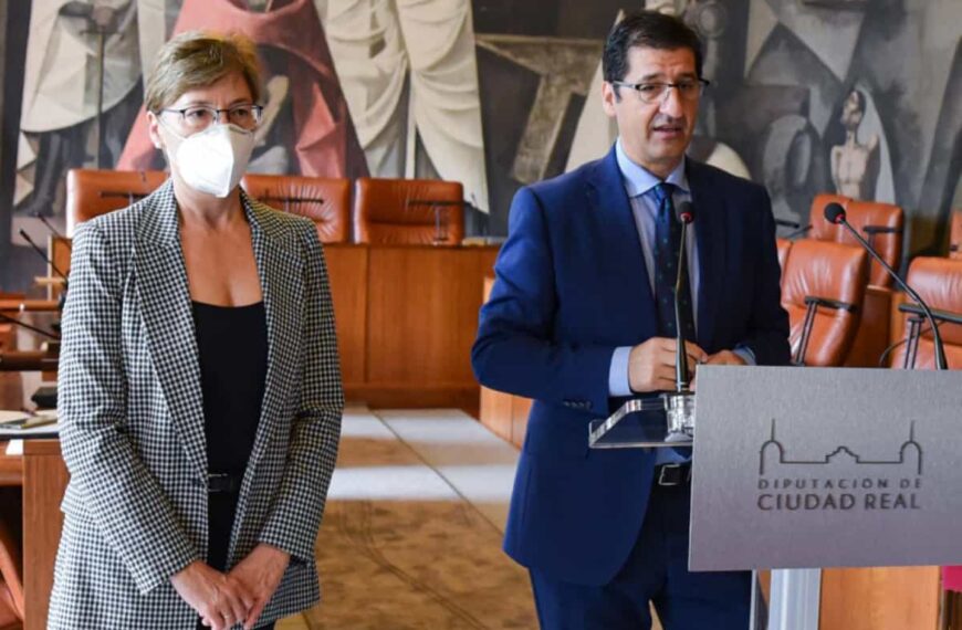 El VII Premio por la Igualdad de la Diputación de Ciudad Real para la paratriatleta Marta Francés y la profesora de música invidente Cristina Ruiz