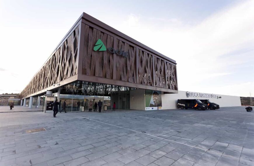 Adif presenta dos proyectos por 21 millones euros para conectar la estación AVE de Cuenca con el centro de la ciudad.