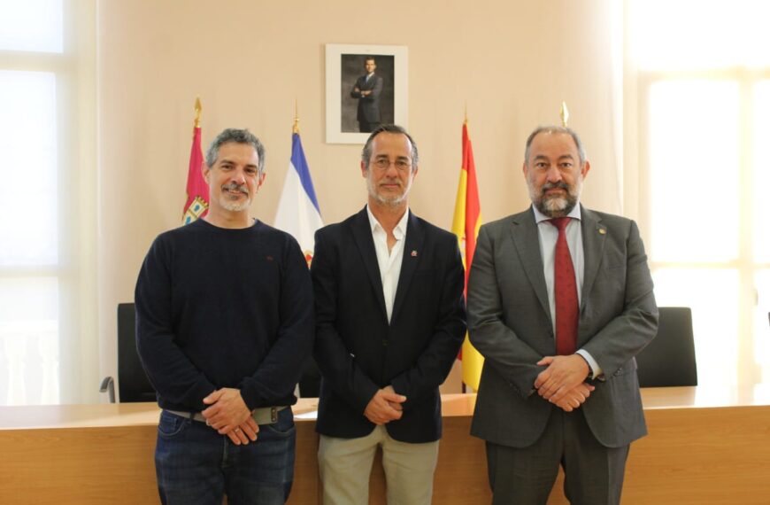 El Ayuntamiento firma un convenio con la UCLM para impulsar la investigación en la Necrópolis Ibérica de Poblete
