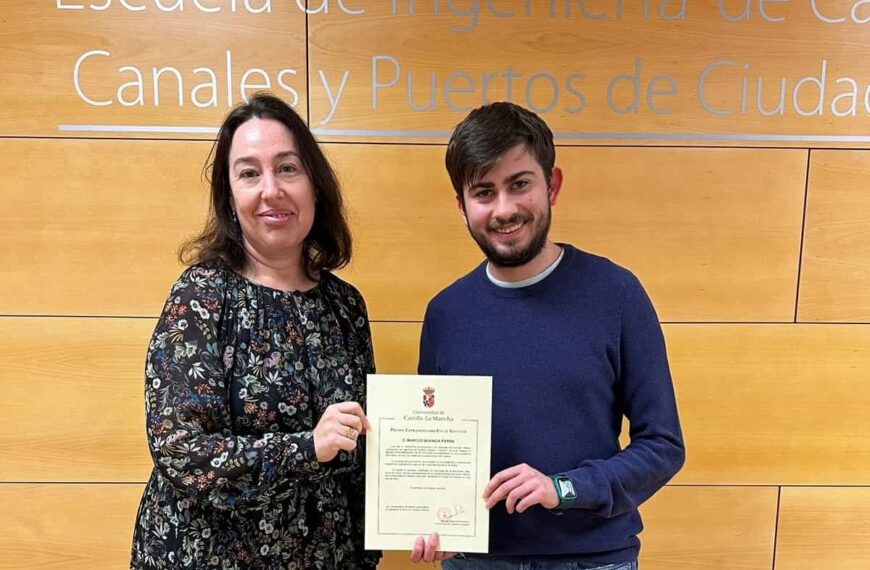 La Escuela de Caminos de la UCLM premia a Marcos Buendía por su expediente extraordinario