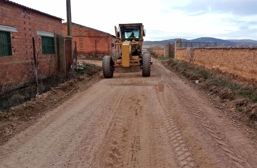 El Ayuntamiento de Aldea del Rey, mejora los caminos rurales de su término municipal