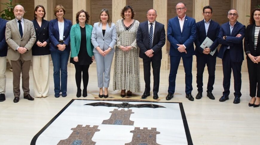 El Ayto. de Puertollano y la consejería de Economía suscriben convenio para impulsar el empleo y la formación en 7 grandes ciudades de la región