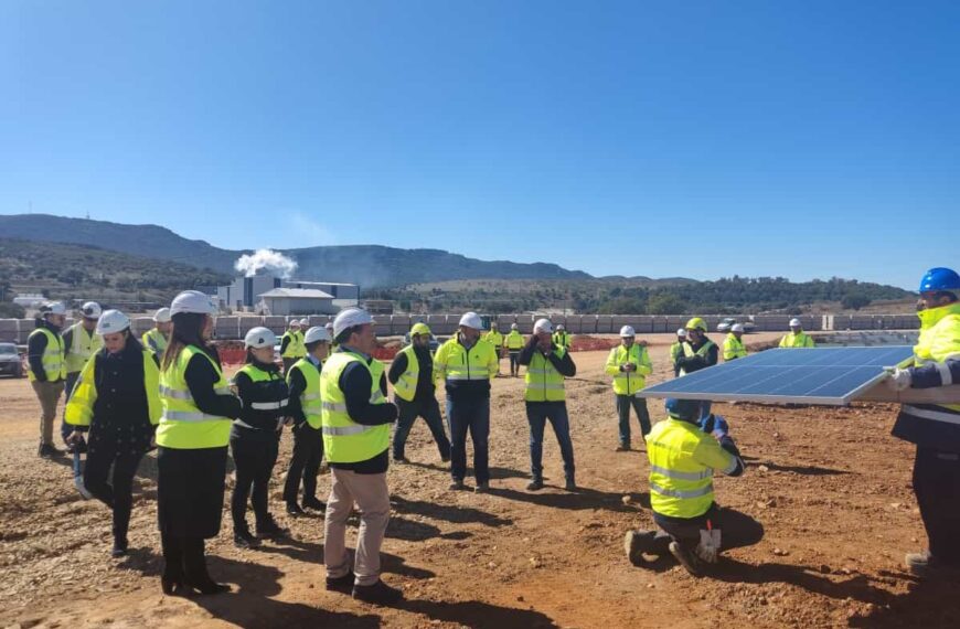 La planta solar de Estrella Solar que Endesa construye a través de Enel Green Power España visitó el alcalde de Puertollano