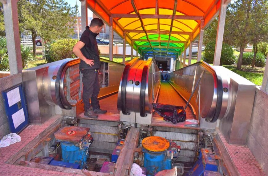 Iniciaron los trabajos de reparación de la rampa mecánica de acceso a la barriada El Carmen de Puertollano