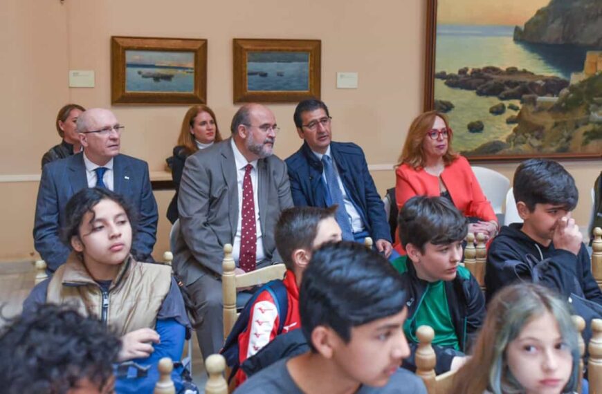 El vicepresidente de la JCCM y el comisionado del Reto Demográfico disfrutaron hoy  de las visitas teatralizadas por el 130 aniversario del Palacio provincial