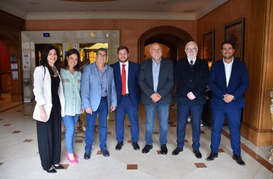 La Asociación de Taxistas de Ciudad Real otorga a Nacho Hernando el premio de honor ‘Quijotaxi’