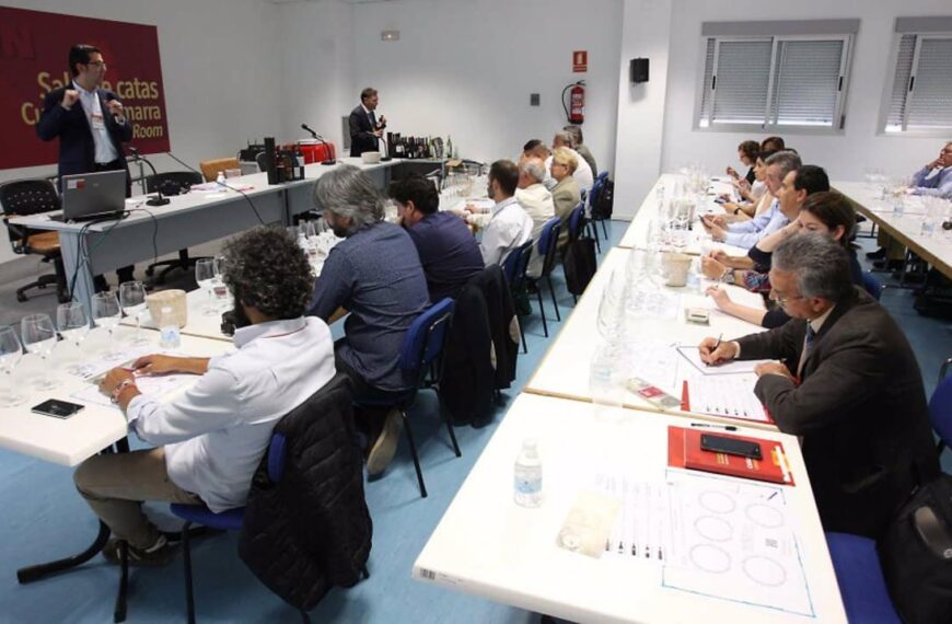 Personalidades del mundo artístico y mediático se unen al ‘Cuerpo Diplomático de Embajadores del Vino’ en Fenavin