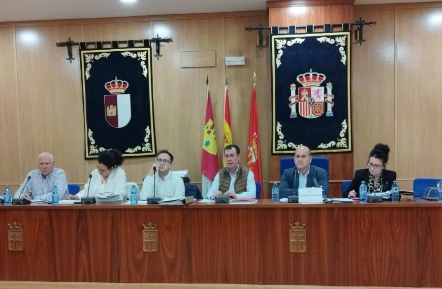 La piscina climatizada se abrirá a mediados de mes y en breve comenzarán las obras de la primera Vía Verde de Villarrubia