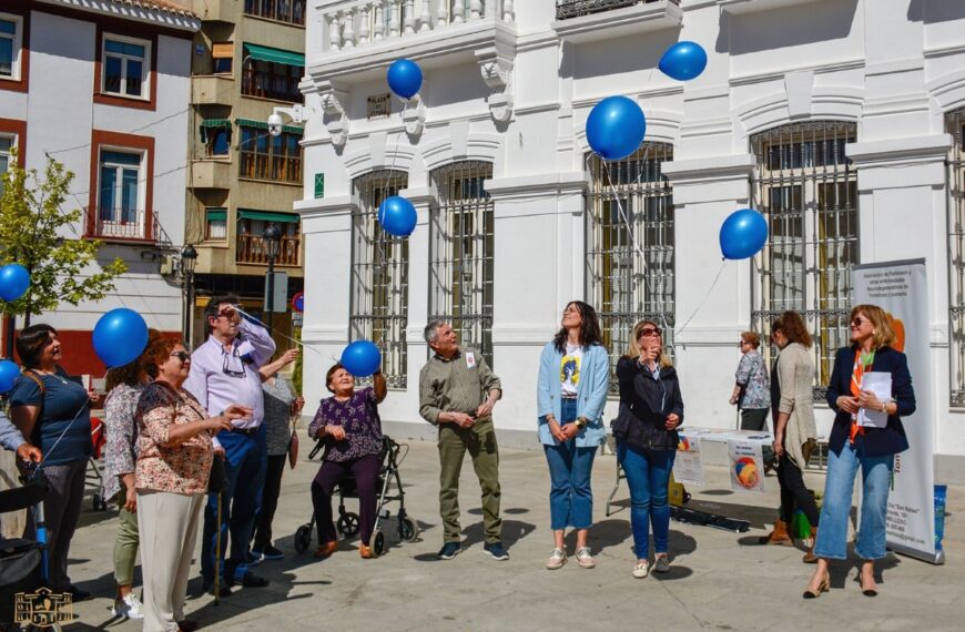 Conmemoraron hoy, 11 de abril,  el Día Mundial del Parkinson con un acto en la Plaza de España de Tomelloso