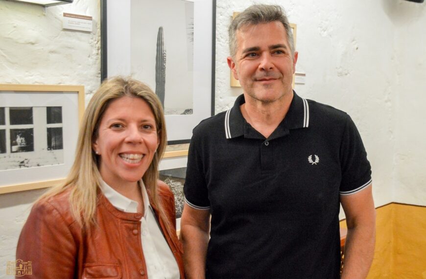 La exposición fotográfica “El Síndrome de Wanderlust” de Javier Carrión en el disco bar El Patio de Tomelloso abierta hasta el 30 de abril