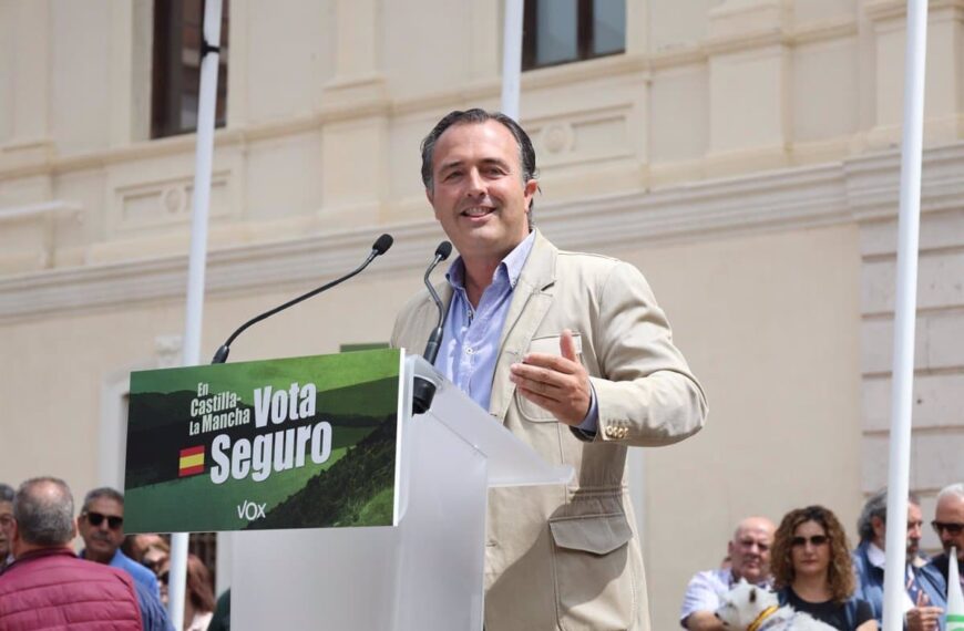 García-Page es acusado por Moreno (Vox) de no cumplir promesas en Castilla-La Mancha y actuar como dueño de la región.