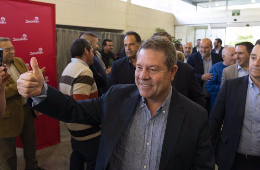 PSOE mantiene su mayoría en C-LM con el 28,23% escrutado, PP obtiene 13 escaños y Vox entra con 4.