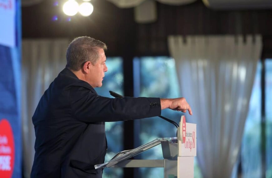 Page apela al voto para el PSOE y no a “aquellos que prometen el paraíso pero nos llevaron al infierno”.